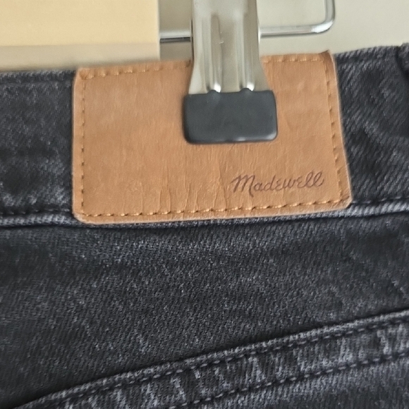 Madewell Mid-Rise Perfect Vintage Jean in Lunar Wash - Picture 11 of 14